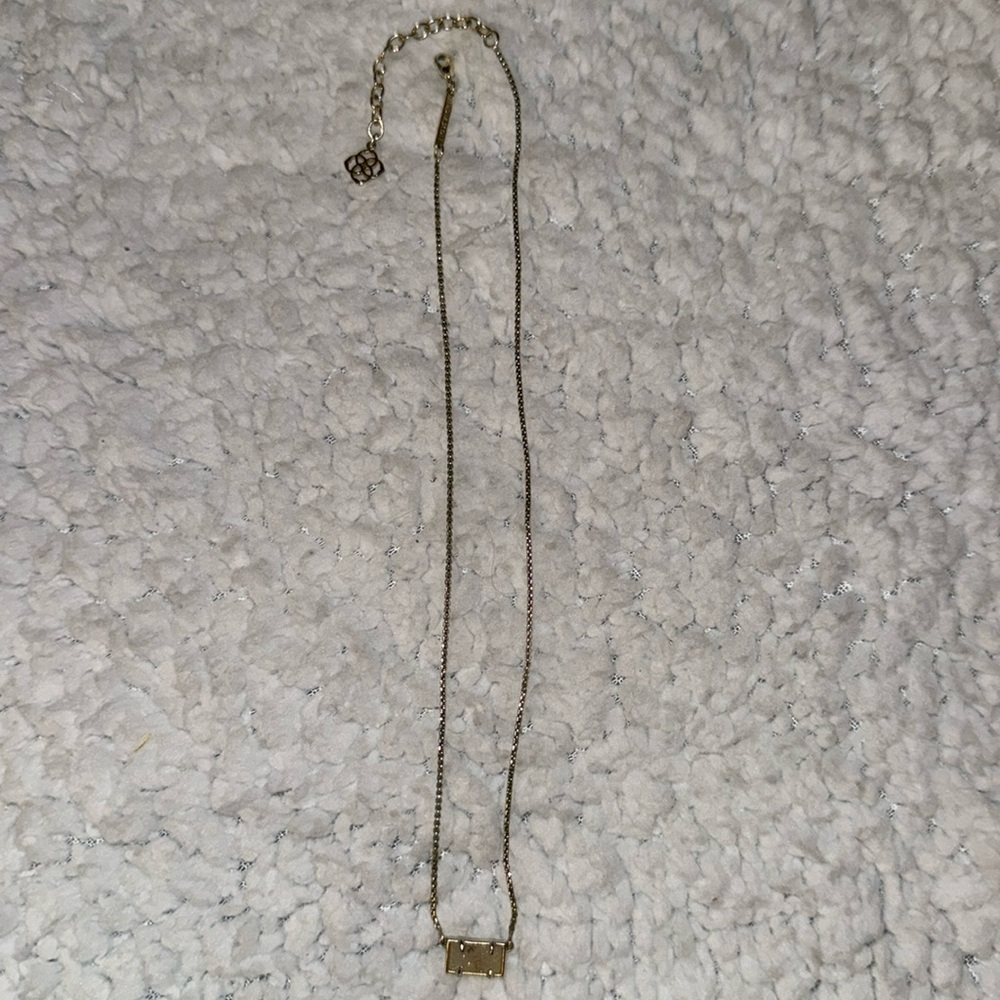 Kendra Scott necklace
